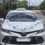 лента из фатина и цветов 1300