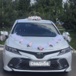 лента из фатина и цветов 1300